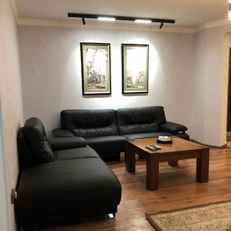 Stylish Apartments In The Heart Of The City! Tashkent Exterior photo