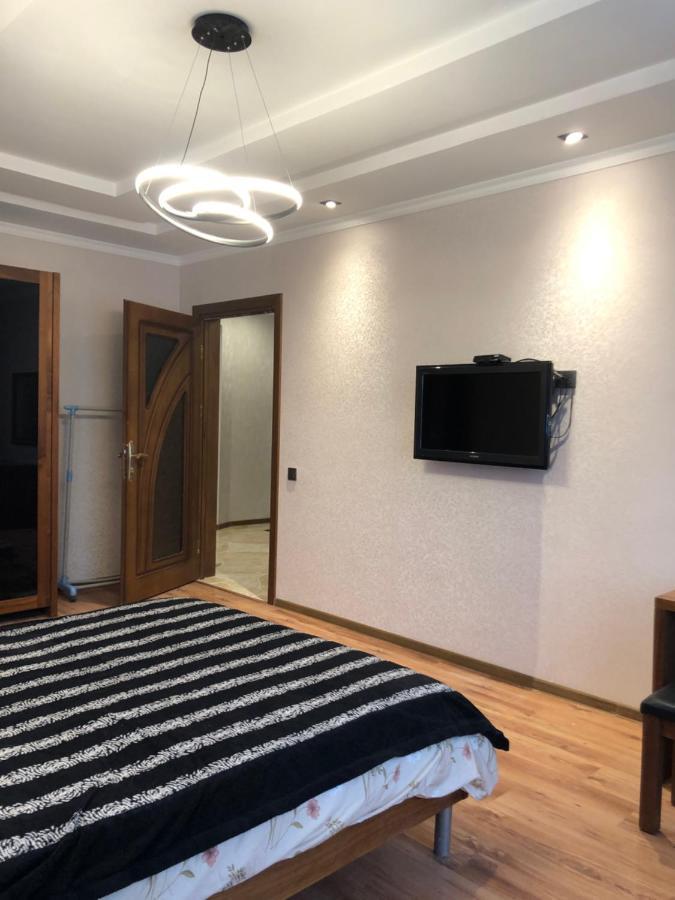 Stylish Apartments In The Heart Of The City! Tashkent Exterior photo